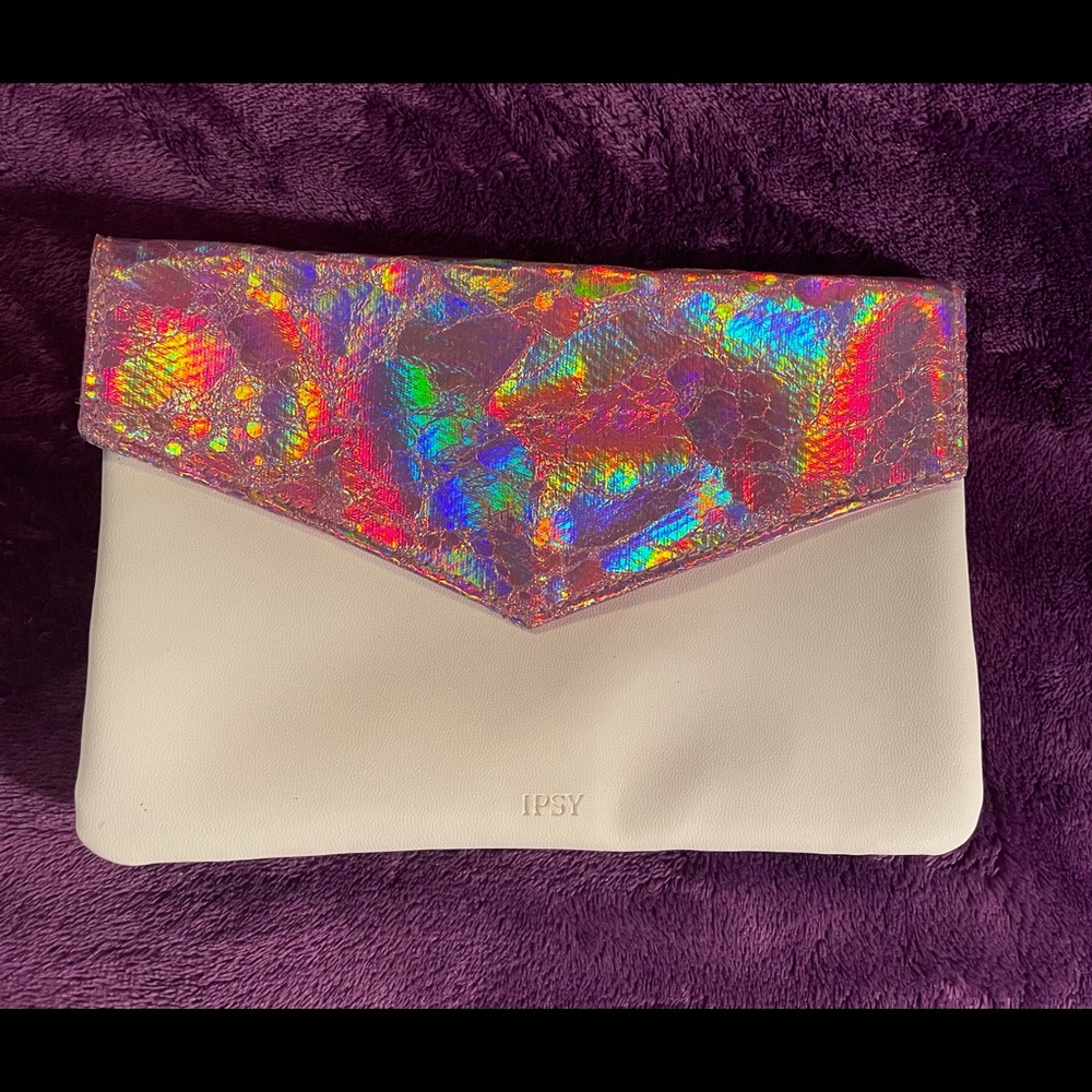 3/$10 Brand new, never used Ipsy makeup bag. Regular size.